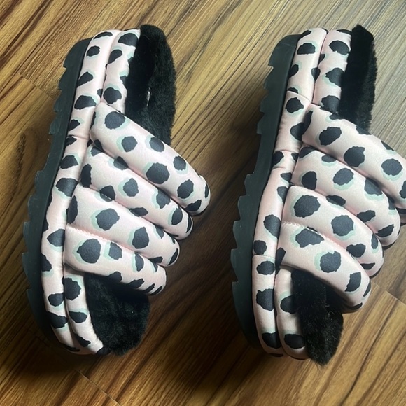 Cute women’s Uggs platform - Picture 4 of 5